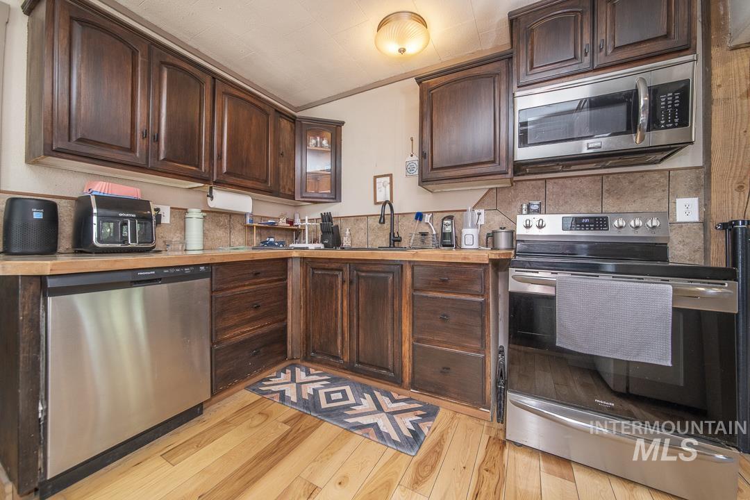 486 W Main St, Vale, Oregon 97918, 2 Bedrooms, 1.5 Bathrooms, Residential For Sale, Price $250,000, 98986072