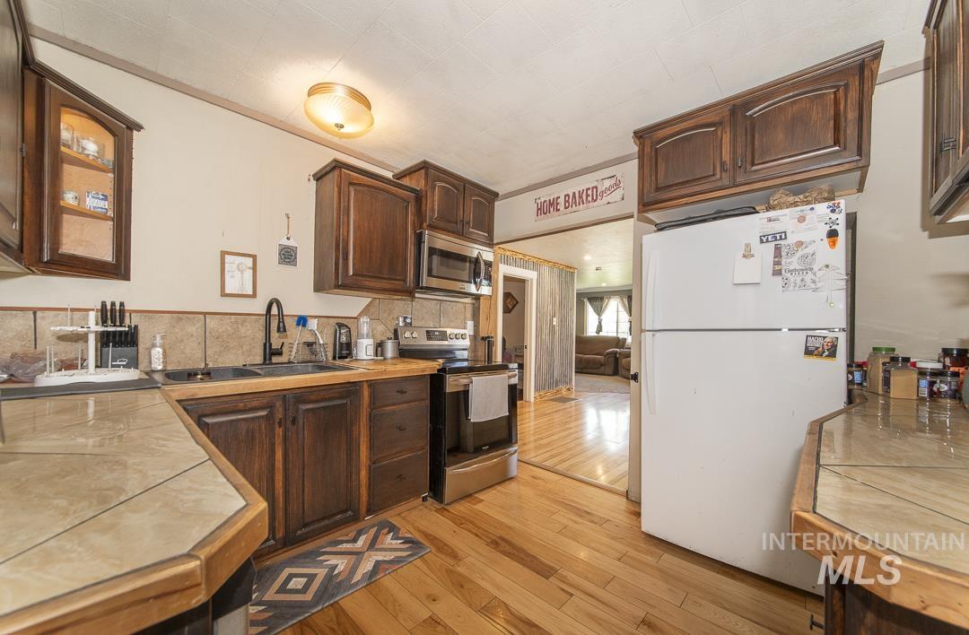 486 W Main St, Vale, Oregon 97918, 2 Bedrooms, 1.5 Bathrooms, Residential For Sale, Price $250,000, 98986072