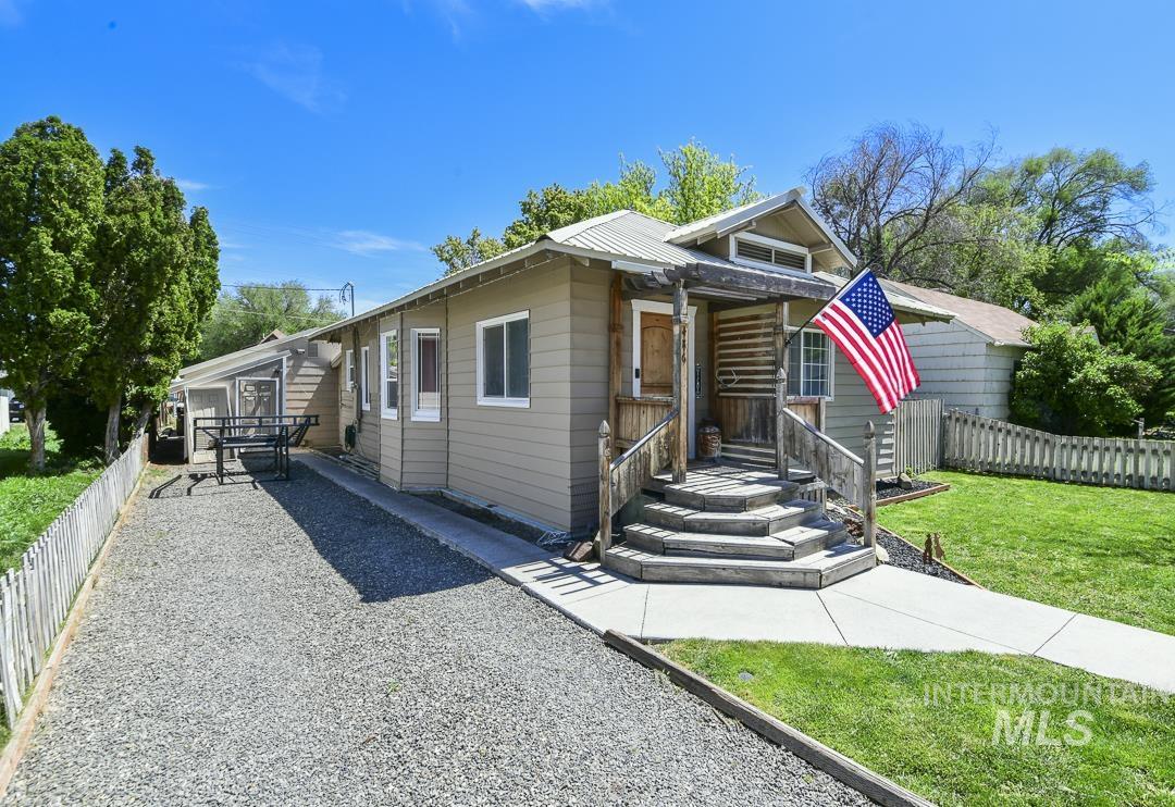 486 W Main St, Vale, Oregon 97918, 2 Bedrooms, 1.5 Bathrooms, Residential For Sale, Price $250,000, 98986072
