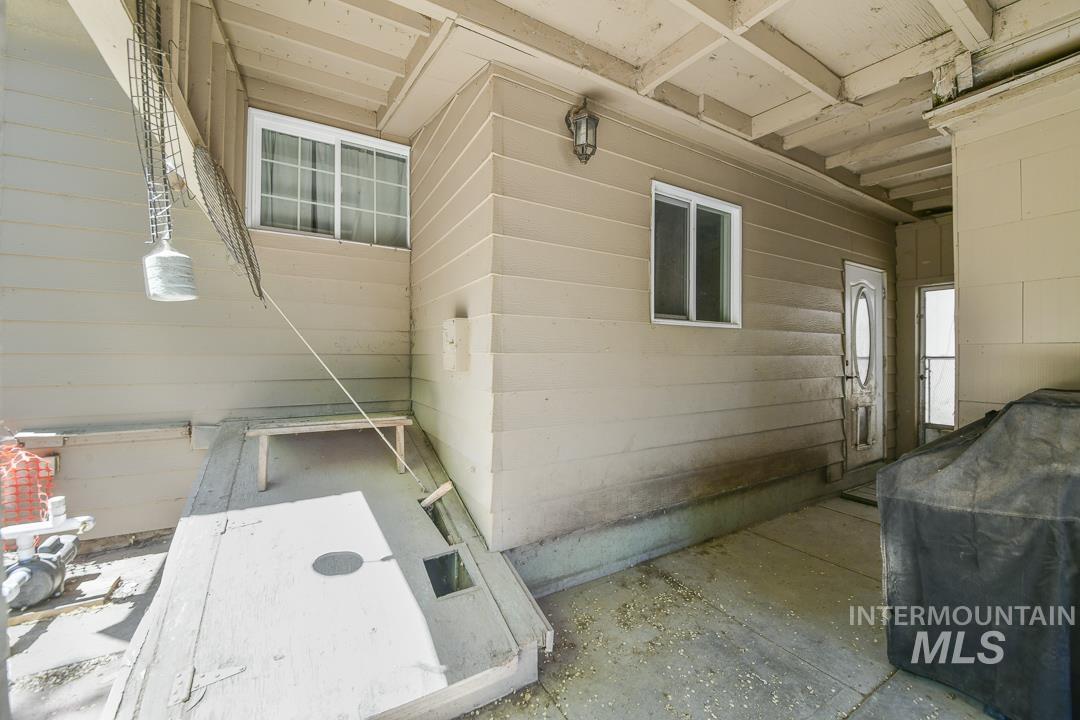 486 W Main St, Vale, Oregon 97918, 2 Bedrooms, 1.5 Bathrooms, Residential For Sale, Price $250,000, 98986072