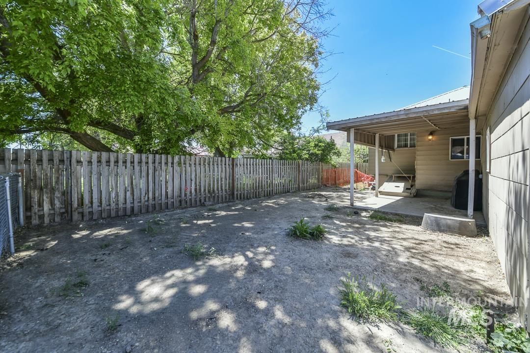 486 W Main St, Vale, Oregon 97918, 2 Bedrooms, 1.5 Bathrooms, Residential For Sale, Price $250,000, 98986072