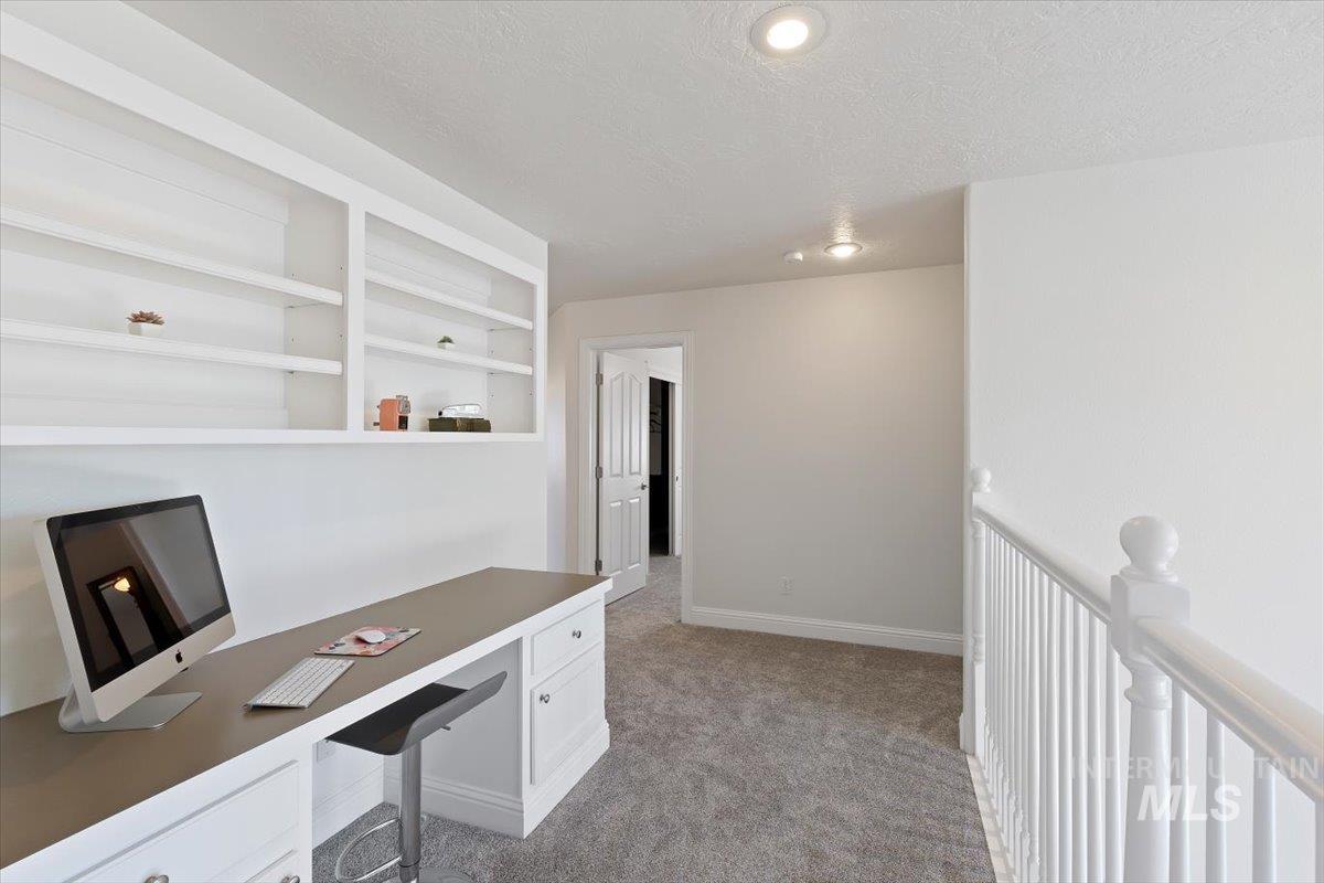 2291 W Windchime Dr, Meridian, Idaho 83646, 5 Bedrooms, 3.5 Bathrooms, Residential For Sale, Price $755,000, 98986076
