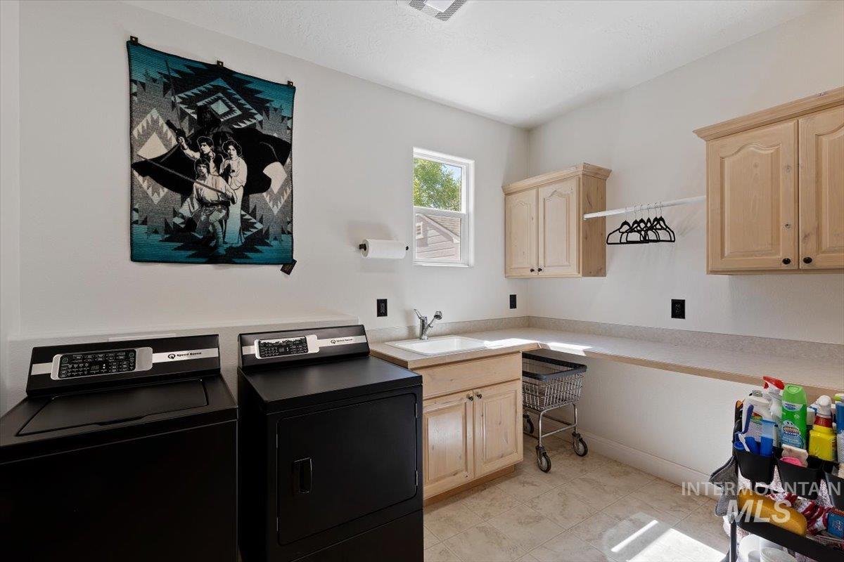 2291 W Windchime Dr, Meridian, Idaho 83646, 5 Bedrooms, 3.5 Bathrooms, Residential For Sale, Price $755,000, 98986076