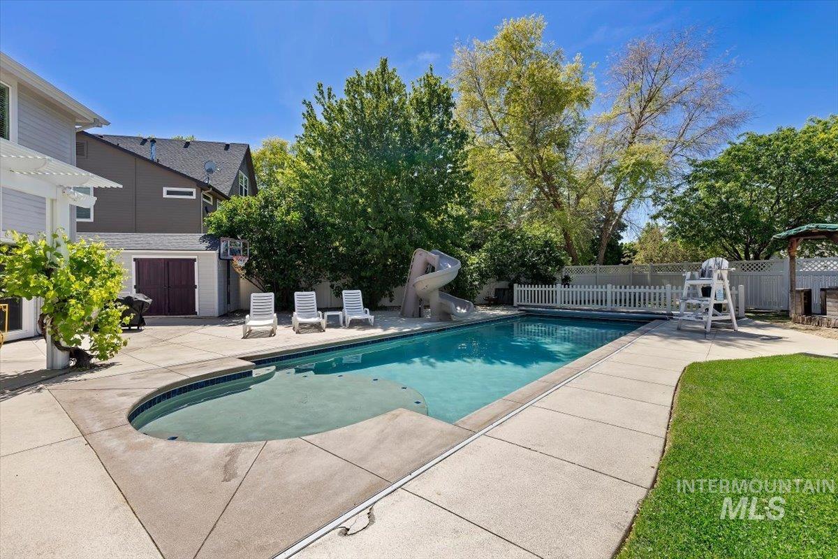 2291 W Windchime Dr, Meridian, Idaho 83646, 5 Bedrooms, 3.5 Bathrooms, Residential For Sale, Price $755,000, 98986076