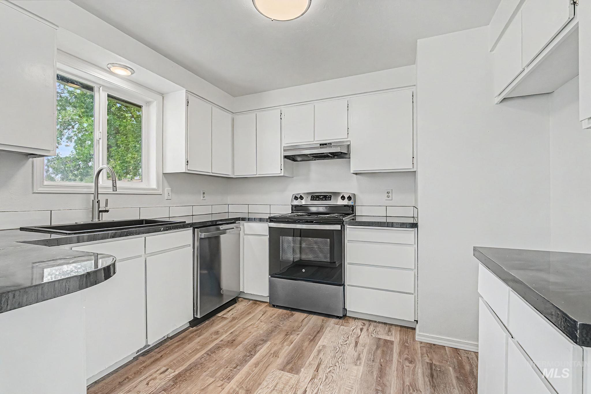 10070 W Canterbury, Boise, Idaho 83704, 3 Bedrooms, 1 Bathroom, Residential For Sale, Price $364,990, 98986079