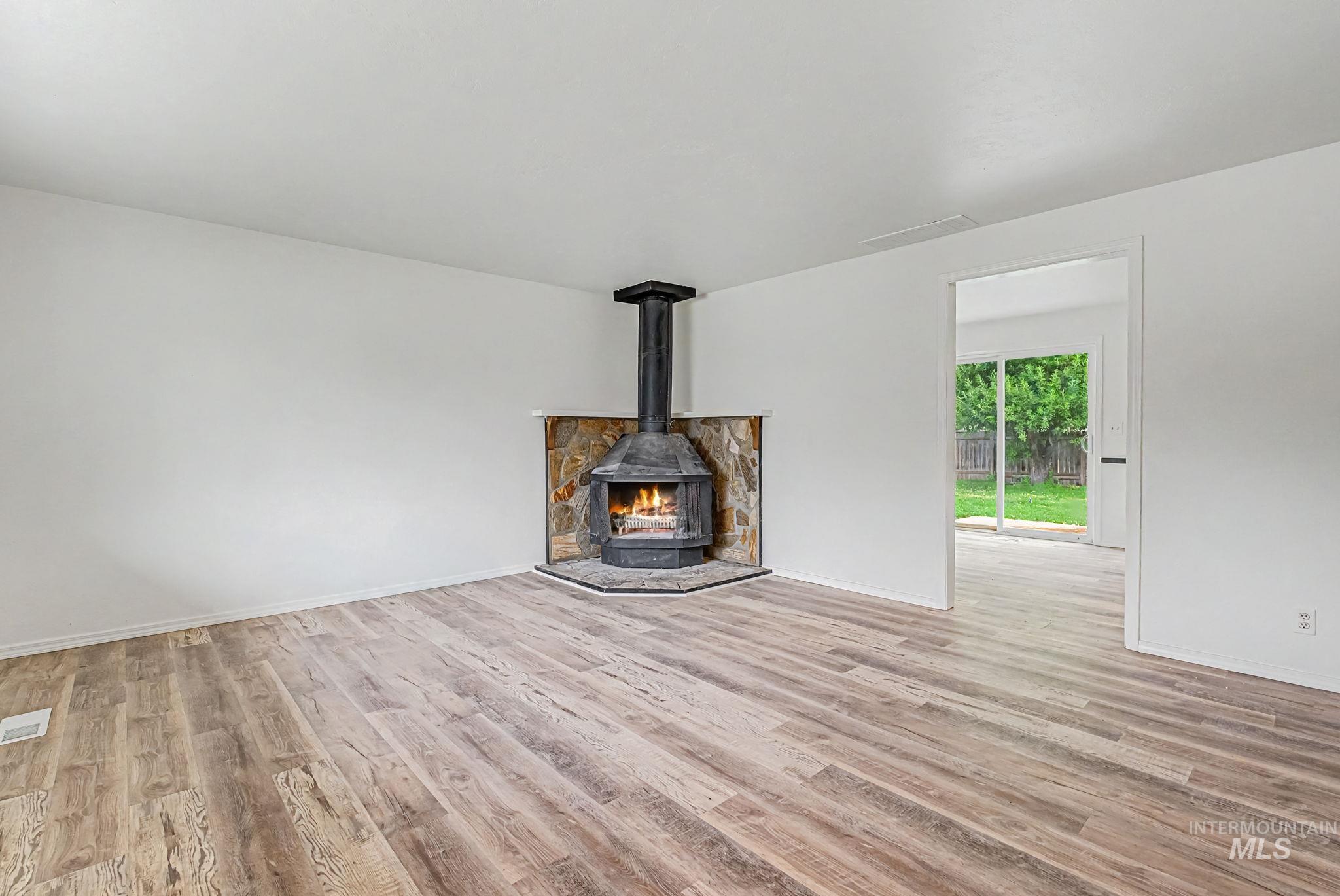 10070 W Canterbury, Boise, Idaho 83704, 3 Bedrooms, 1 Bathroom, Residential For Sale, Price $364,990, 98986079