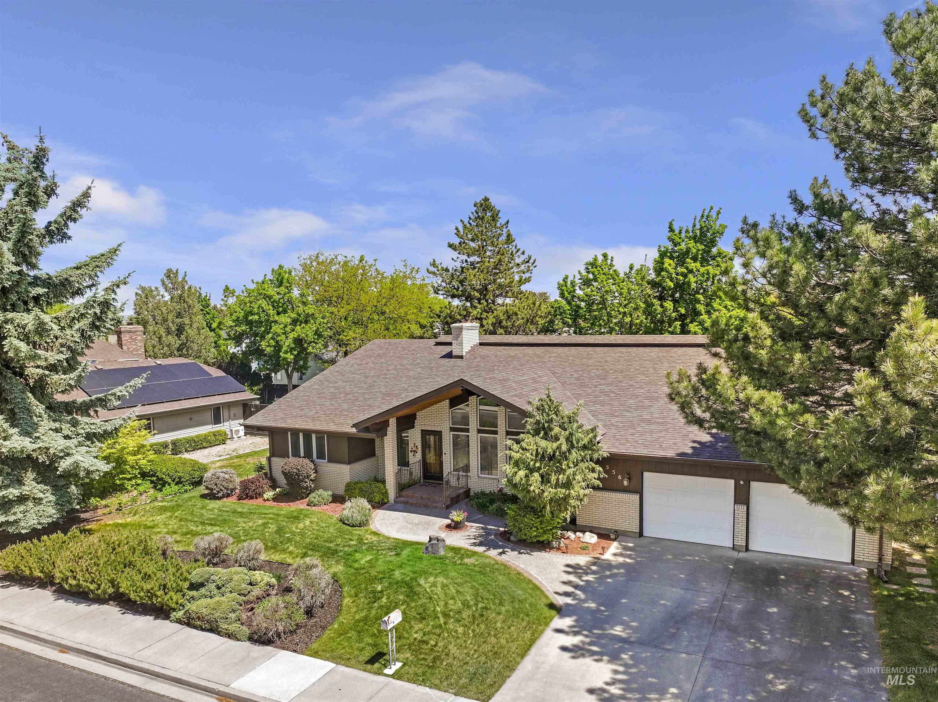556 Ballingrude Dr, Twin Falls, Idaho 83301-4402, 4 Bedrooms, 3 Bathrooms, Residential For Sale, Price $659,999, 98986085