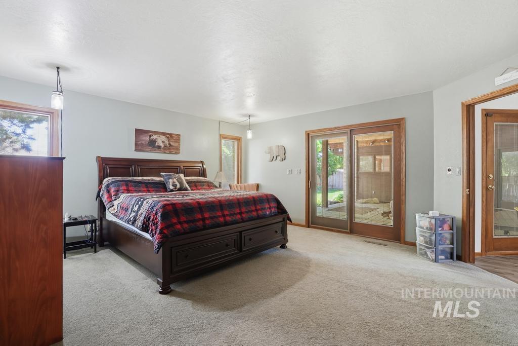 556 Ballingrude Dr, Twin Falls, Idaho 83301-4402, 4 Bedrooms, 3 Bathrooms, Residential For Sale, Price $659,999, 98986085