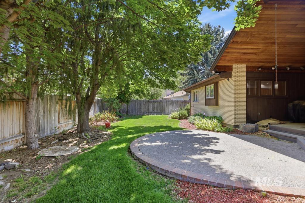 556 Ballingrude Dr, Twin Falls, Idaho 83301-4402, 4 Bedrooms, 3 Bathrooms, Residential For Sale, Price $659,999, 98986085