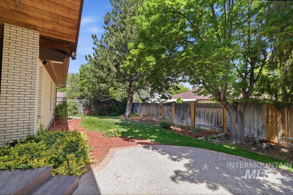 556 Ballingrude Dr, Twin Falls, Idaho 83301-4402, 4 Bedrooms, 3 Bathrooms, Residential For Sale, Price $659,999, 98986085