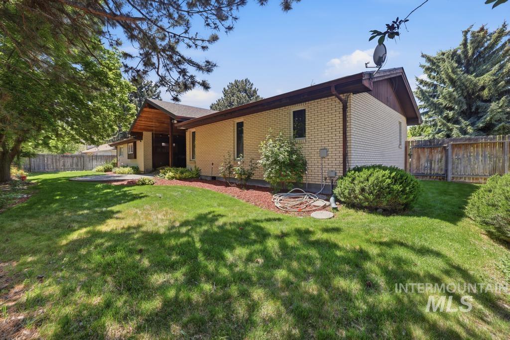 556 Ballingrude Dr, Twin Falls, Idaho 83301-4402, 4 Bedrooms, 3 Bathrooms, Residential For Sale, Price $659,999, 98986085