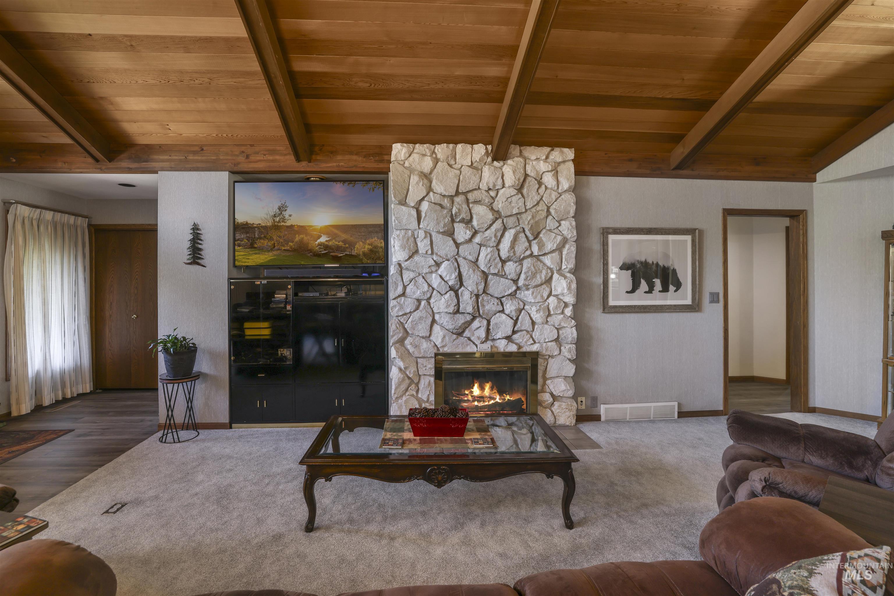 556 Ballingrude Dr, Twin Falls, Idaho 83301-4402, 4 Bedrooms, 3 Bathrooms, Residential For Sale, Price $659,999, 98986085