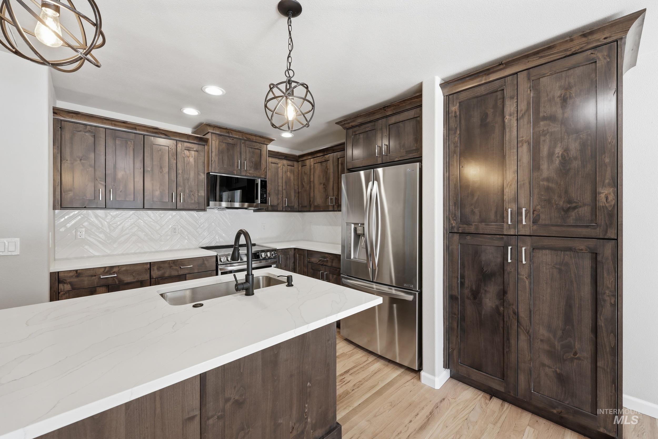 1675 S Annett St, Boise, Idaho 83705, 2 Bedrooms, 2.5 Bathrooms, Residential For Sale, Price $447,900, 98986086