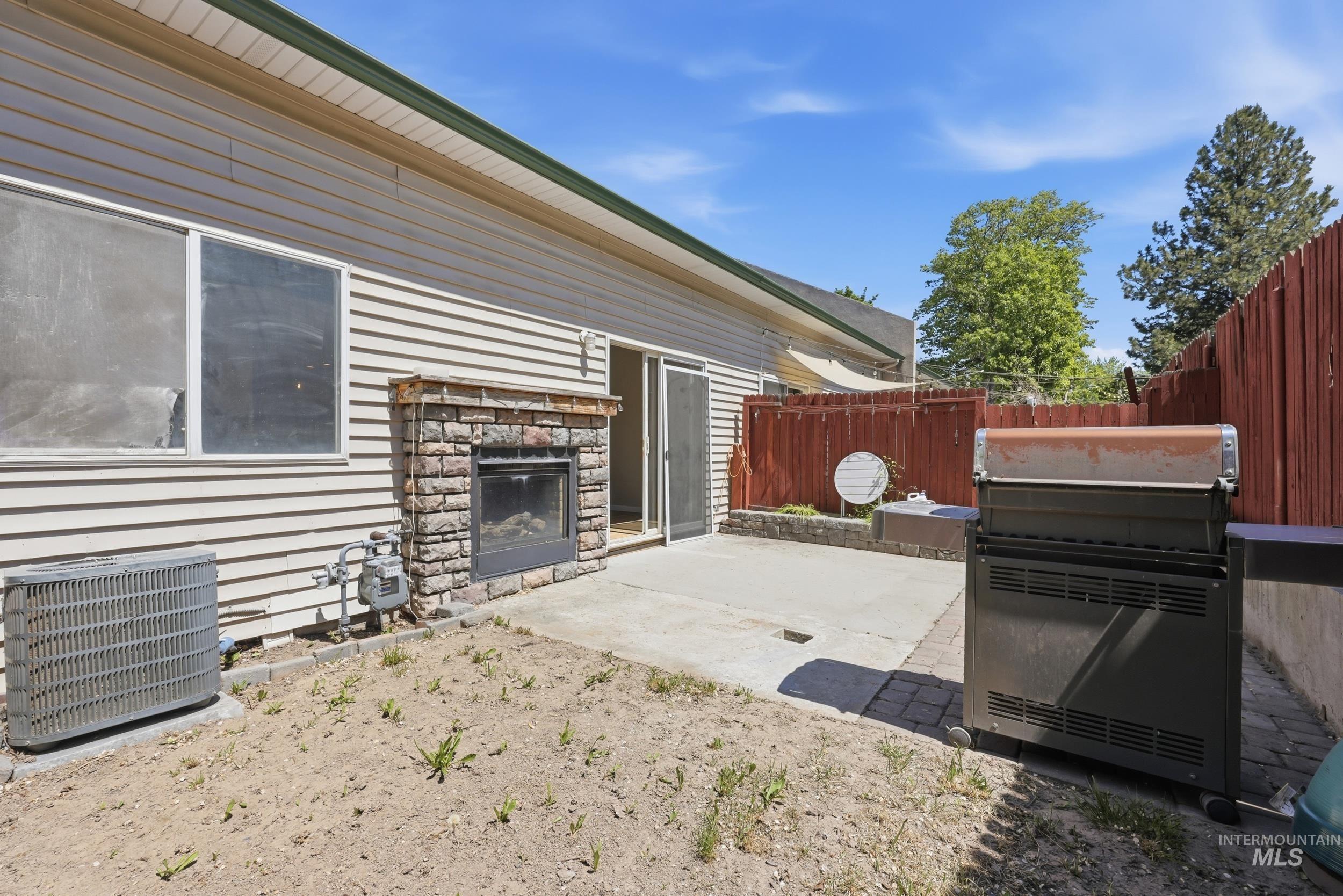 1675 S Annett St, Boise, Idaho 83705, 2 Bedrooms, 2.5 Bathrooms, Residential For Sale, Price $447,900, 98986086