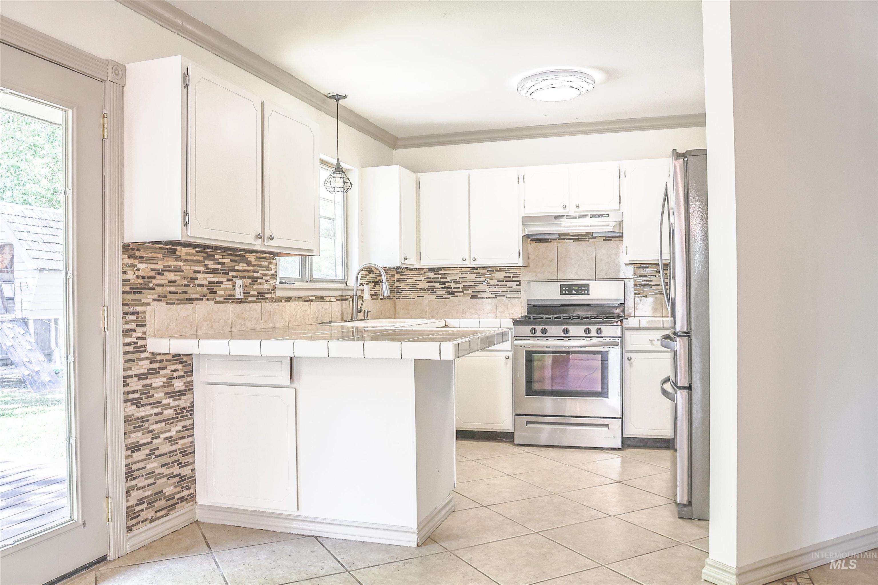 1540 Richmond Dr., Twin Falls, Idaho 83301, 4 Bedrooms, 3 Bathrooms, Residential For Sale, Price $382,000, 98986087