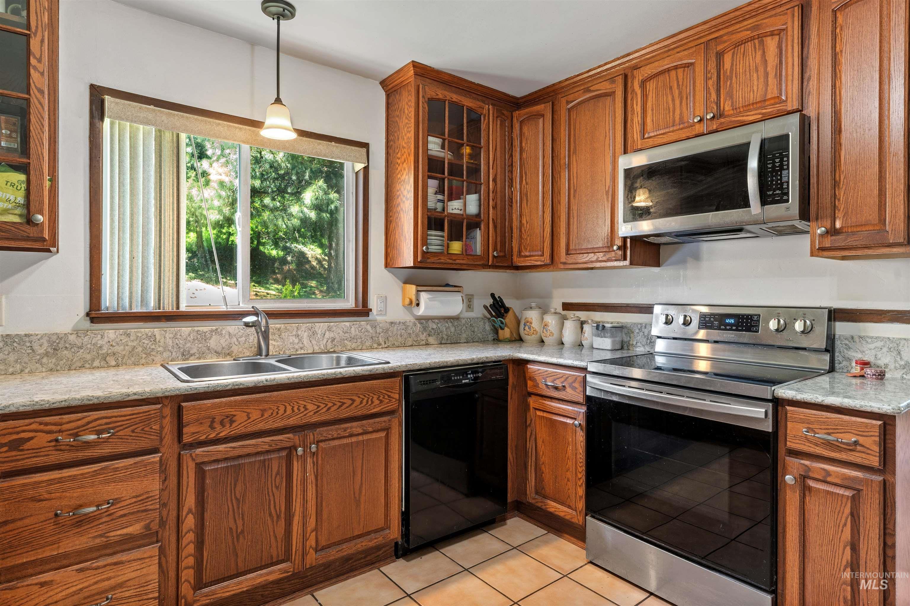 60 Pataha Canyon Lane, Pomeroy, Washington 99347, 4 Bedrooms, 3 Bathrooms, Residential For Sale, Price $450,000, 98986089