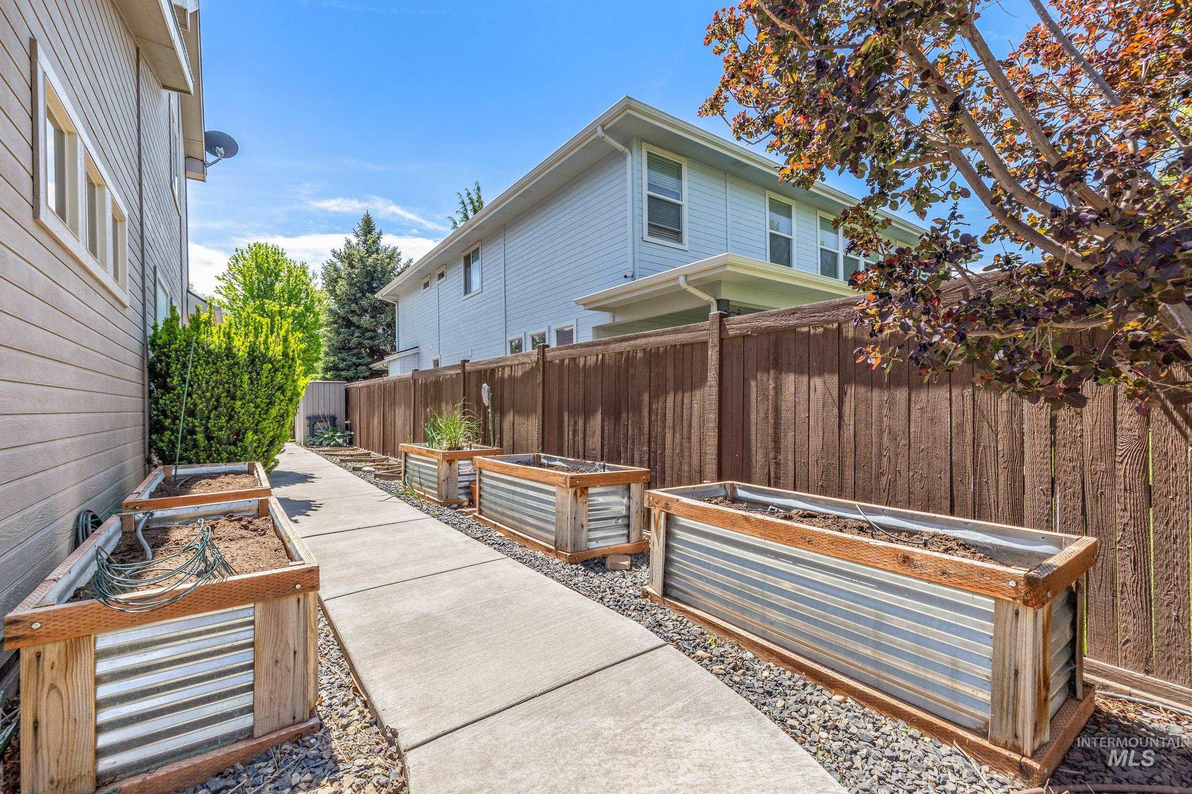 1054 E Pasacana Dr, Meridian, Idaho 83646, 4 Bedrooms, 3 Bathrooms, Residential For Sale, Price $750,000, 98986090
