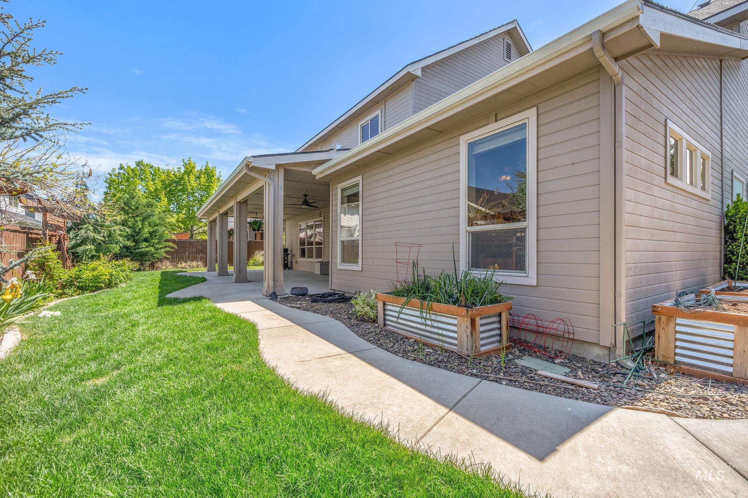 1054 E Pasacana Dr, Meridian, Idaho 83646, 4 Bedrooms, 3 Bathrooms, Residential For Sale, Price $750,000, 98986090