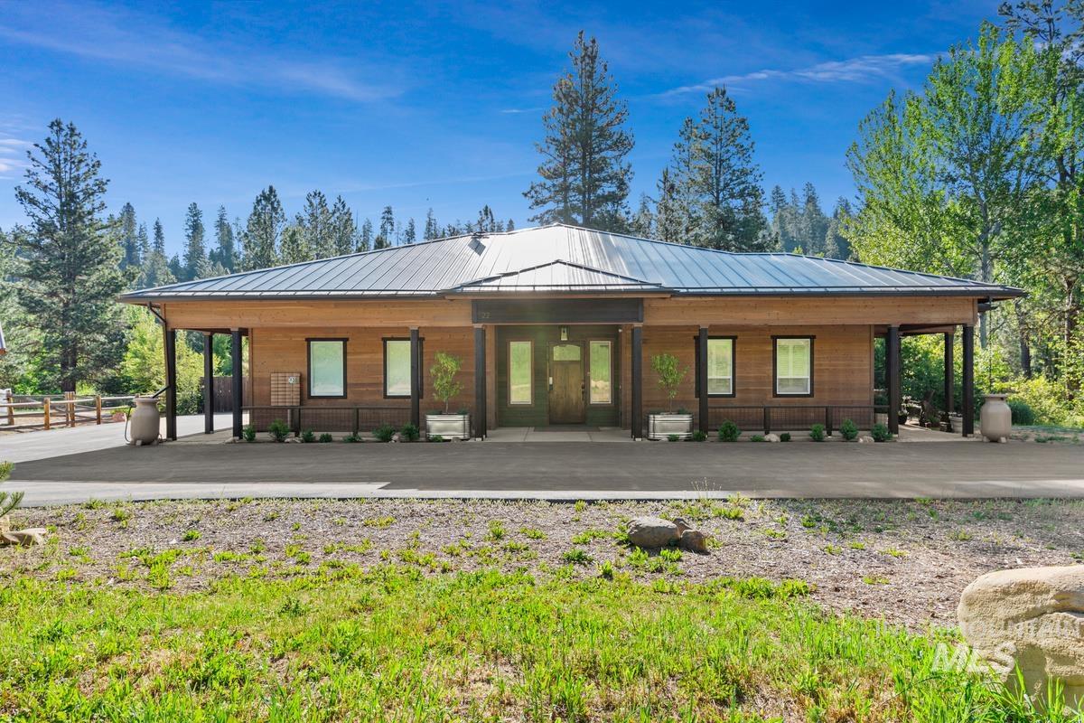 22 Creekside Ct, Garden Valley, Idaho 83622, 3 Bedrooms, 2.5 Bathrooms, Residential For Sale, Price $998,000,MLS 98986091