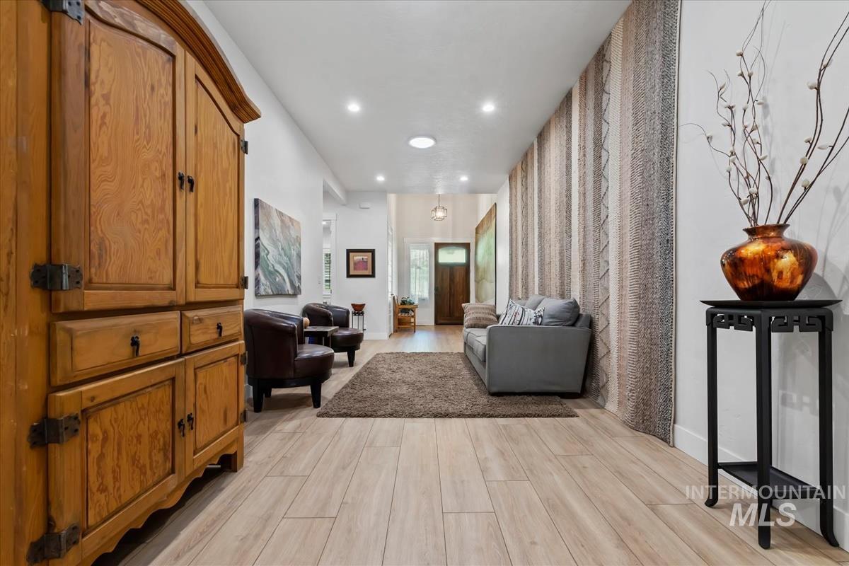 22 Creekside Ct, Garden Valley, Idaho 83622, 3 Bedrooms, 2.5 Bathrooms, Residential For Sale, Price $1,140,000, 98986091