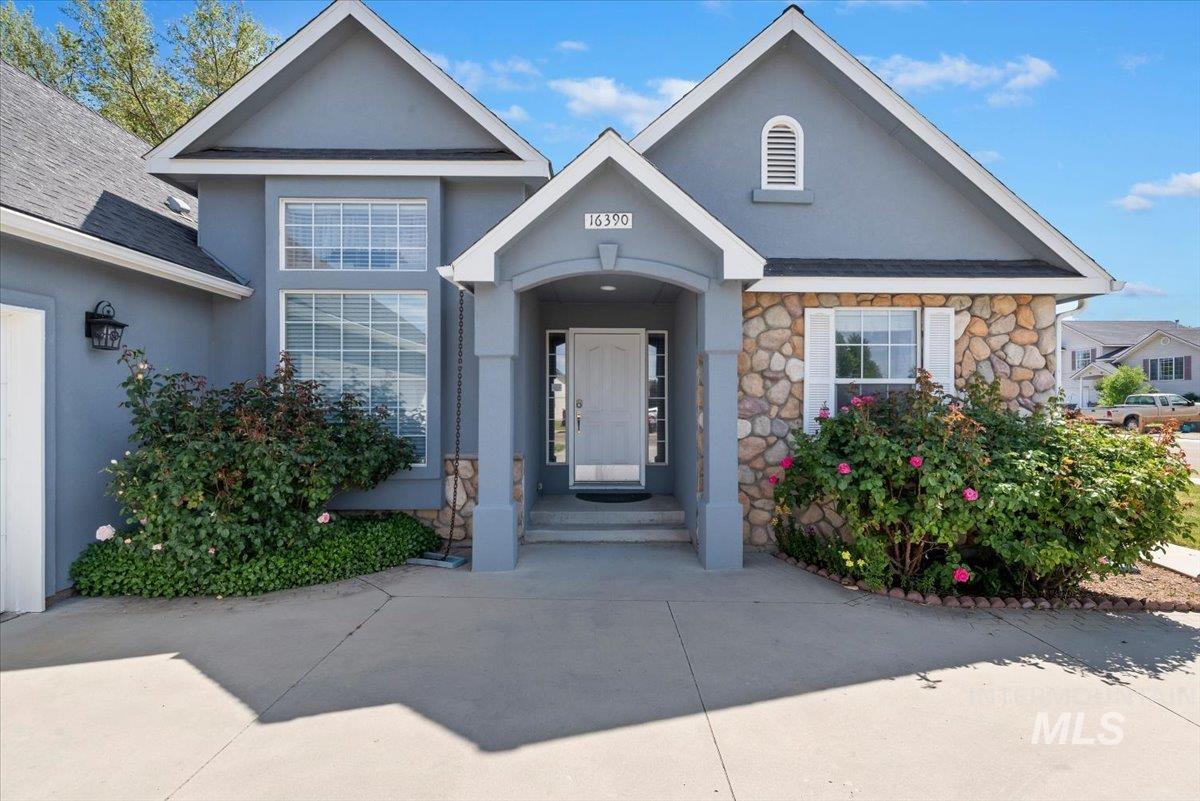 16390 Coral Dr, Nampa, Idaho 83687, 3 Bedrooms, 2 Bathrooms, Residential For Sale, Price $409,999, 98986092