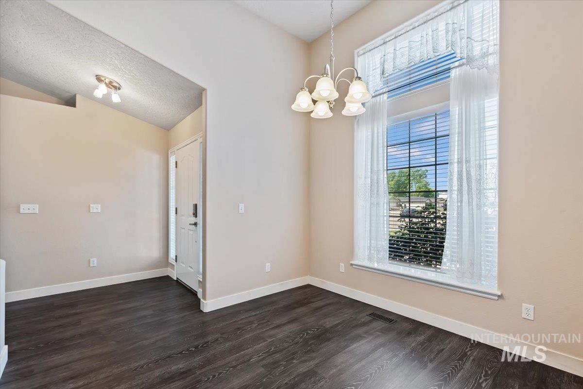 16390 Coral Dr, Nampa, Idaho 83687, 3 Bedrooms, 2 Bathrooms, Residential For Sale, Price $409,999, 98986092