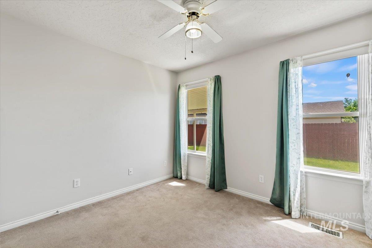 16390 Coral Dr, Nampa, Idaho 83687, 3 Bedrooms, 2 Bathrooms, Residential For Sale, Price $409,999, 98986092