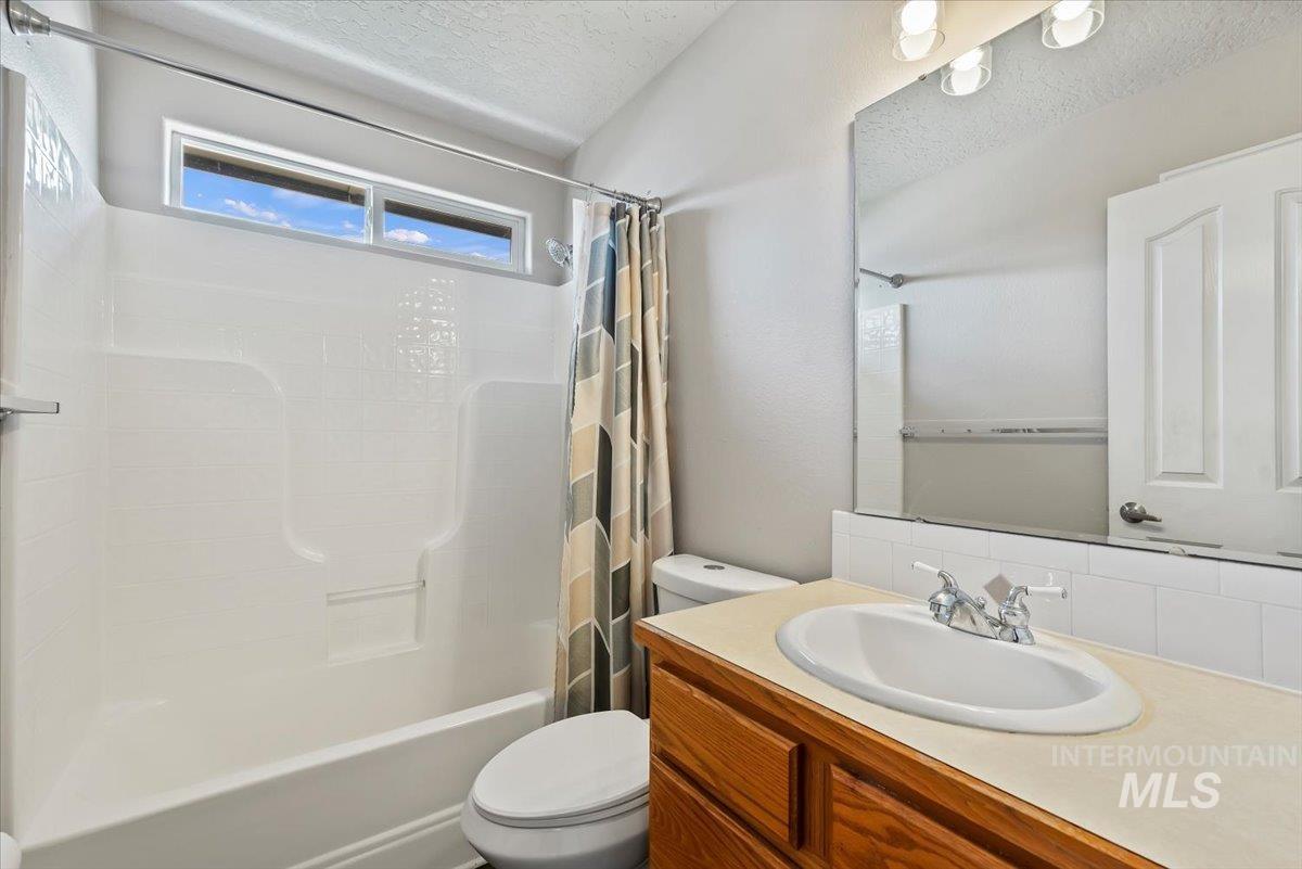 16390 Coral Dr, Nampa, Idaho 83687, 3 Bedrooms, 2 Bathrooms, Residential For Sale, Price $409,999, 98986092