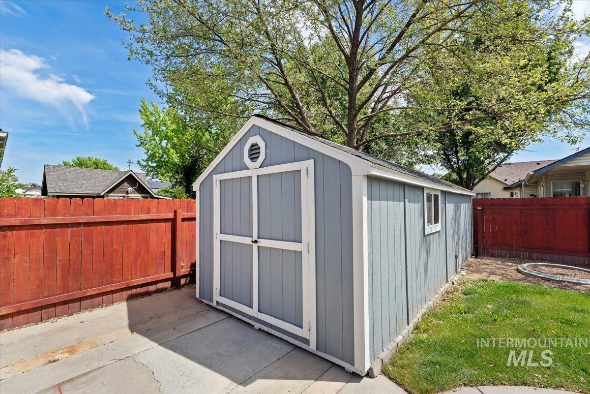 16390 Coral Dr, Nampa, Idaho 83687, 3 Bedrooms, 2 Bathrooms, Residential For Sale, Price $409,999, 98986092