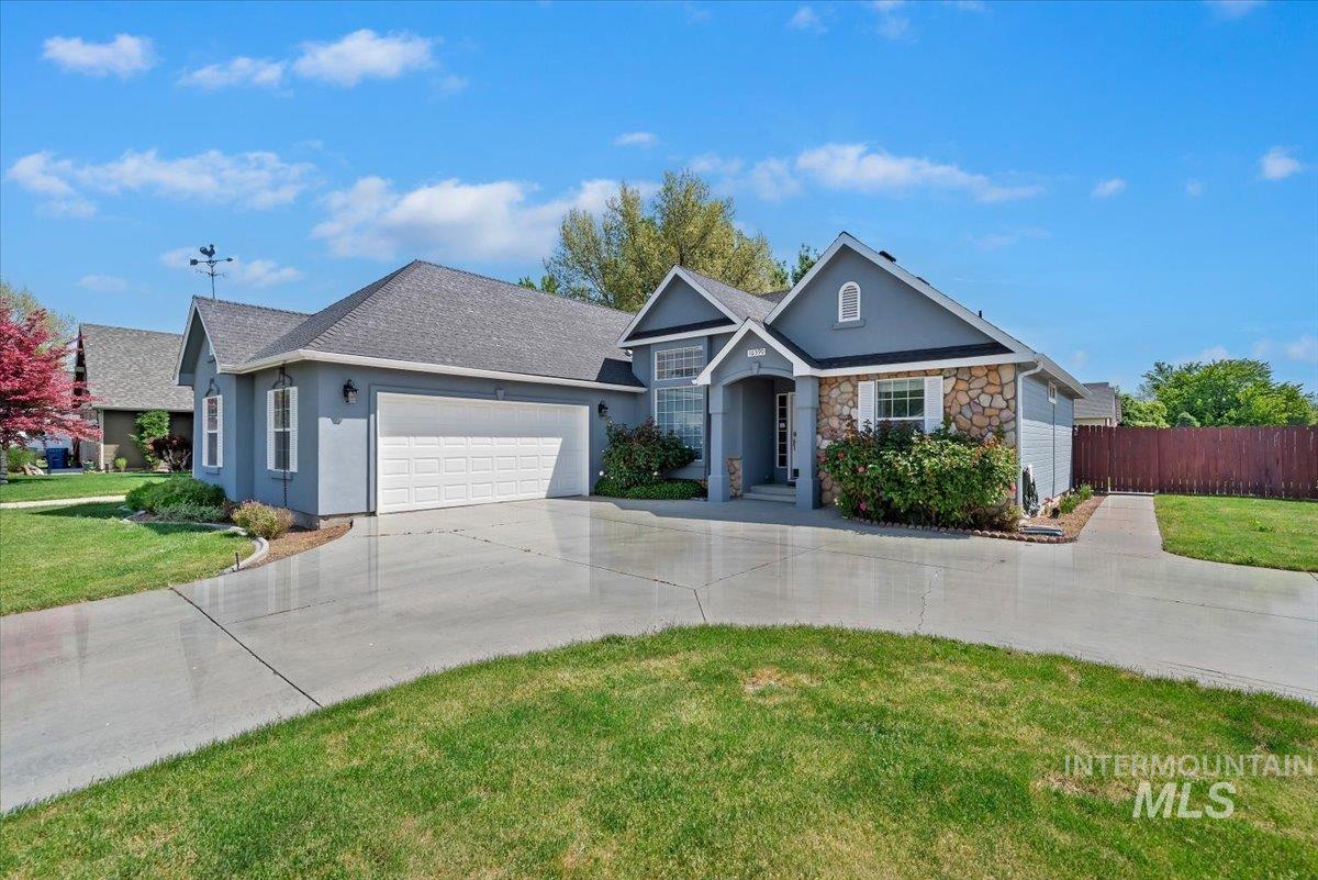16390 Coral Dr, Nampa, Idaho 83687, 3 Bedrooms, 2 Bathrooms, Residential For Sale, Price $409,999, 98986092