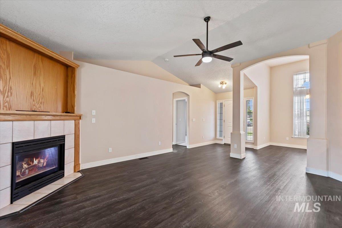 16390 Coral Dr, Nampa, Idaho 83687, 3 Bedrooms, 2 Bathrooms, Residential For Sale, Price $409,999, 98986092