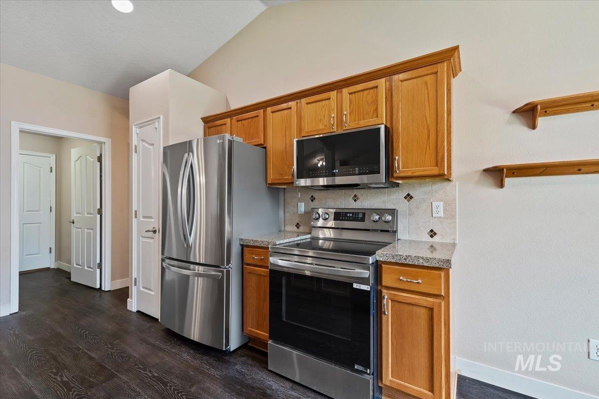 16390 Coral Dr, Nampa, Idaho 83687, 3 Bedrooms, 2 Bathrooms, Residential For Sale, Price $409,999, 98986092