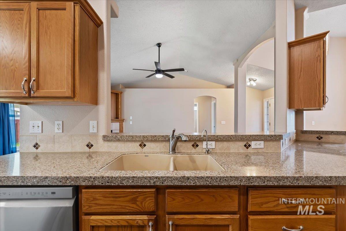 16390 Coral Dr, Nampa, Idaho 83687, 3 Bedrooms, 2 Bathrooms, Residential For Sale, Price $409,999, 98986092