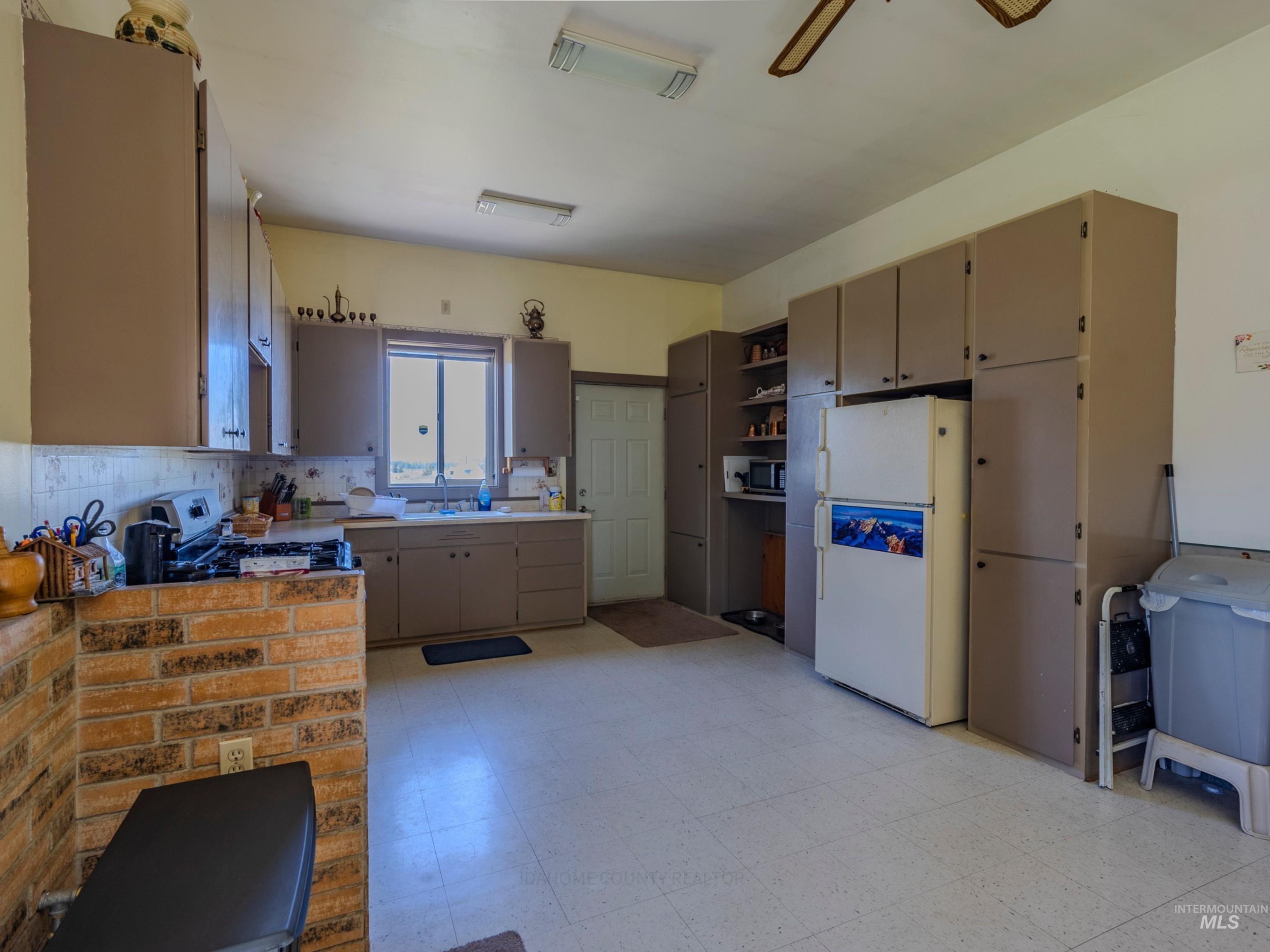 680 Pleasant Valley Road, Clearwater, Idaho 83552, 3 Bedrooms, 1 Bathroom, Residential For Sale, Price $489,000, 98986095