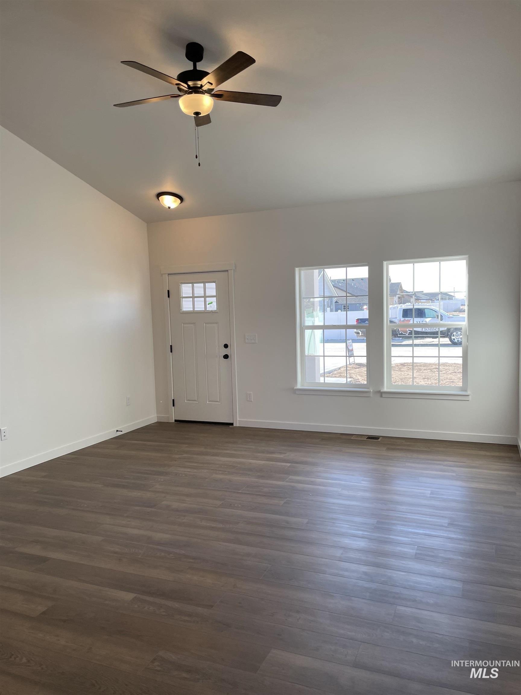 1240 Sunnybrook Ave, Twin Falls, Idaho 83301-5999, 3 Bedrooms, 2 Bathrooms, Residential For Sale, Price $399,900, 98986096