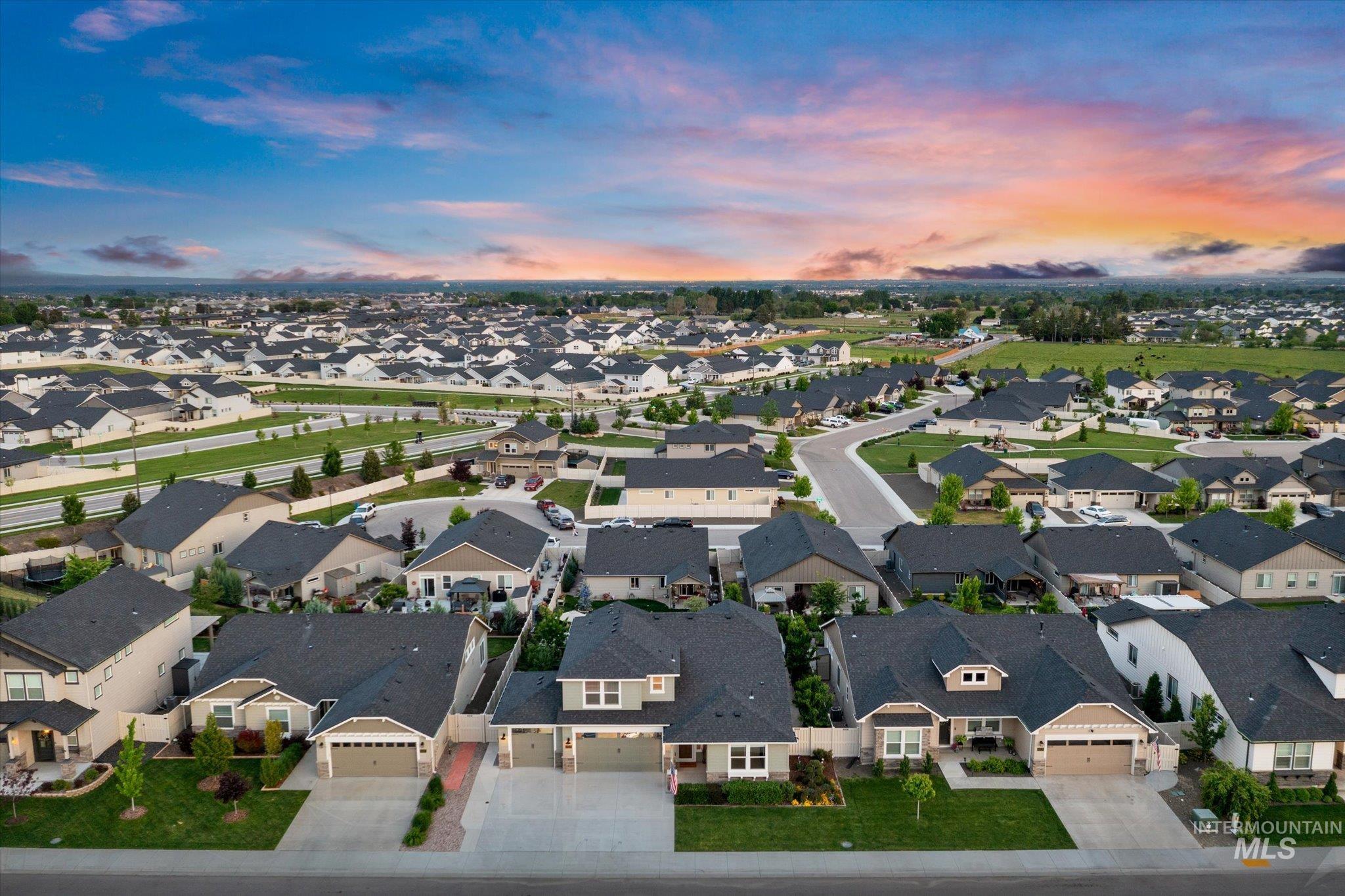 10505 W Thimbleberry Dr, Star, Idaho 83669, 4 Bedrooms, 3 Bathrooms, Residential For Sale, Price $625,000,MLS 98986106