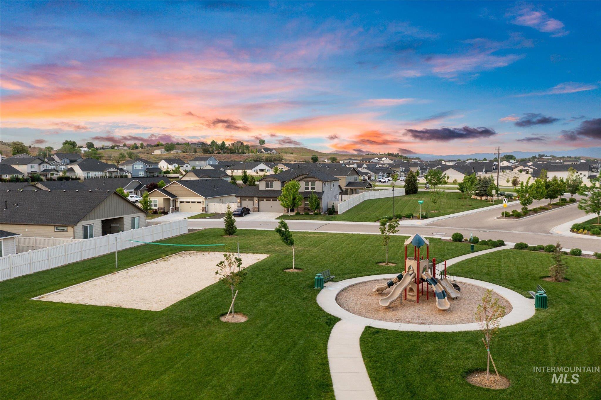 10505 W Thimbleberry Dr, Star, Idaho 83669, 4 Bedrooms, 3 Bathrooms, Residential For Sale, Price $625,000,MLS 98986106