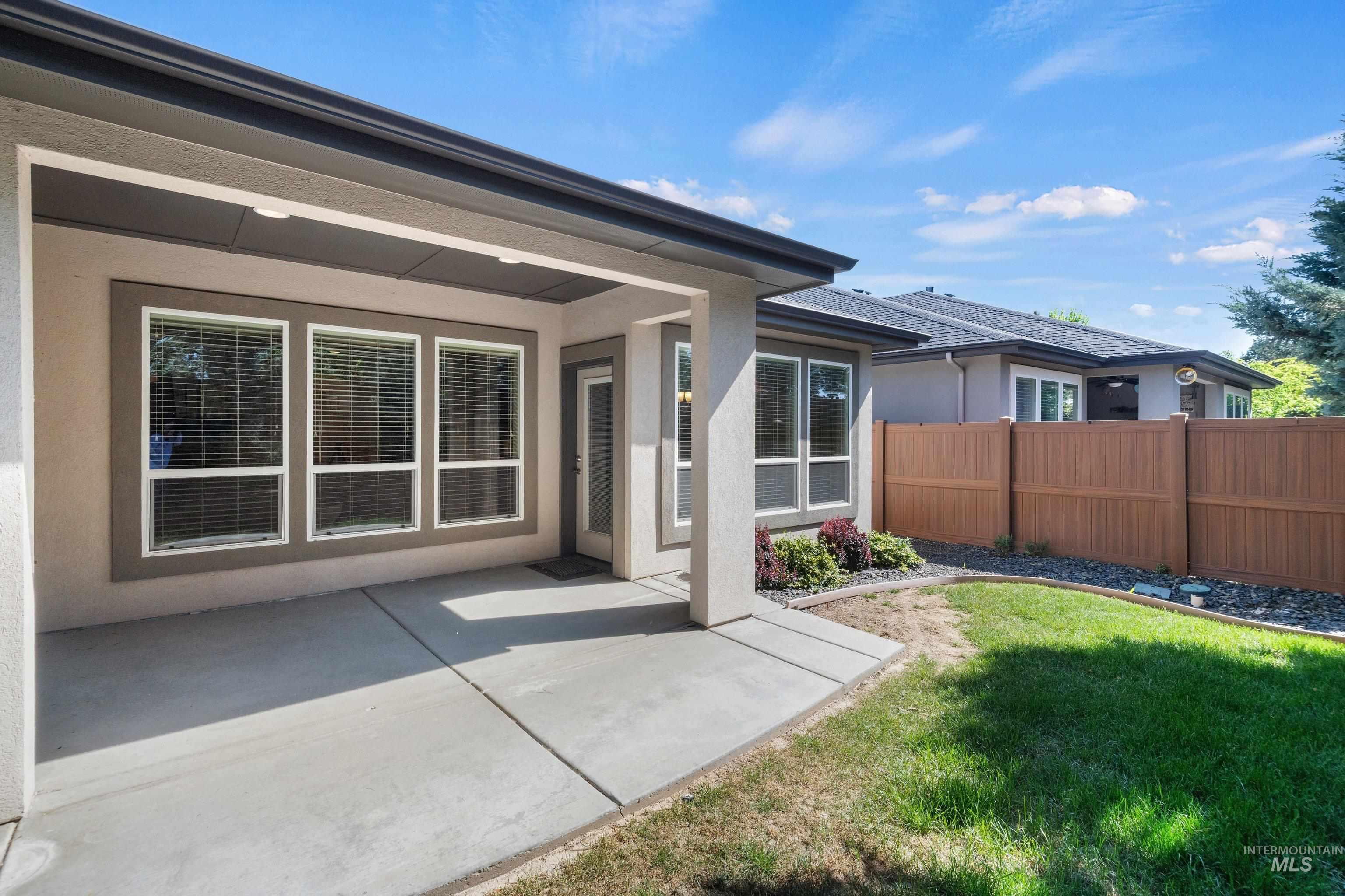 1505 E Summerplace Street, Meridian, Idaho 83646, 3 Bedrooms, 2 Bathrooms, Residential For Sale, Price $529,000, 98986107