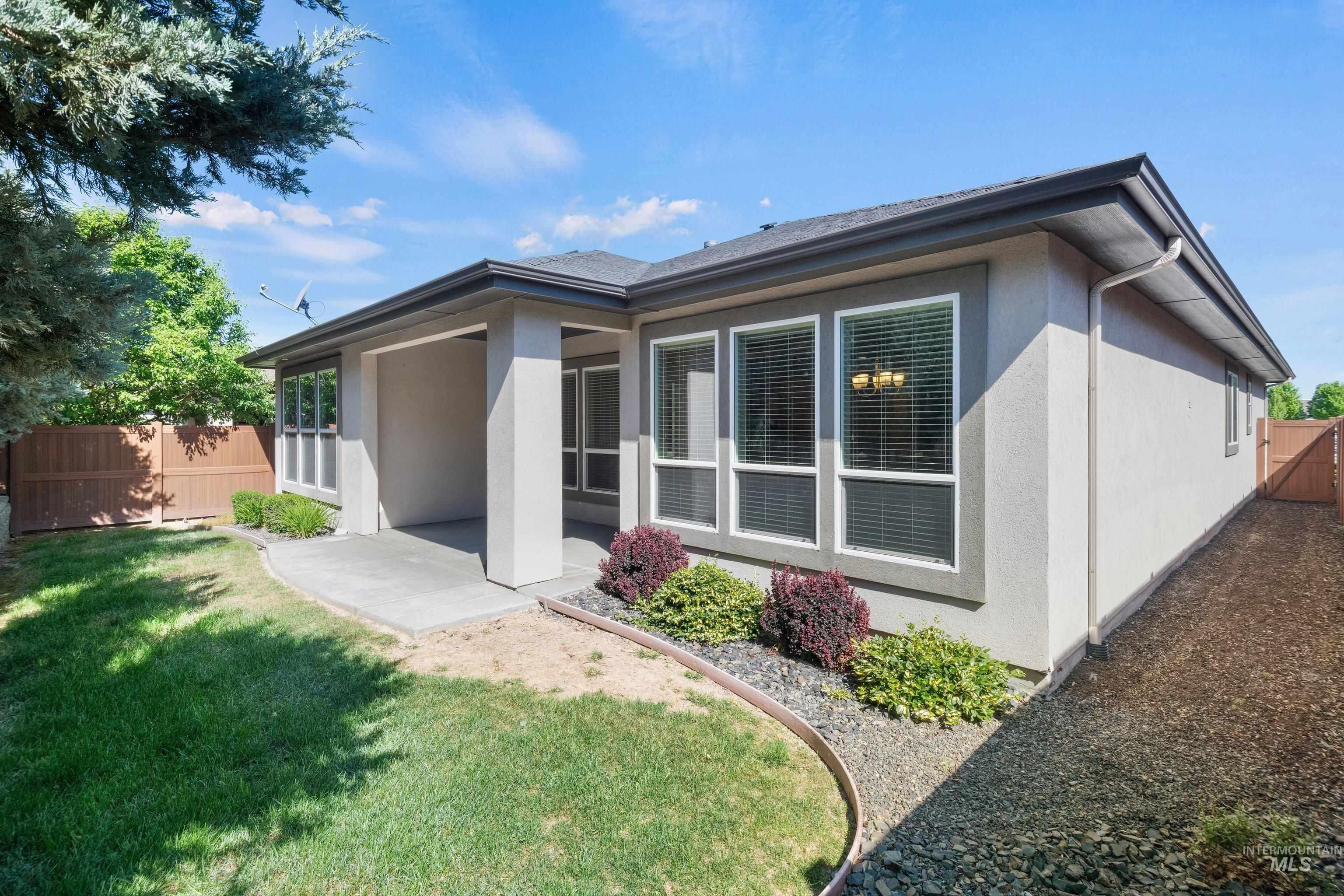 1505 E Summerplace Street, Meridian, Idaho 83646, 3 Bedrooms, 2 Bathrooms, Residential For Sale, Price $529,000, 98986107