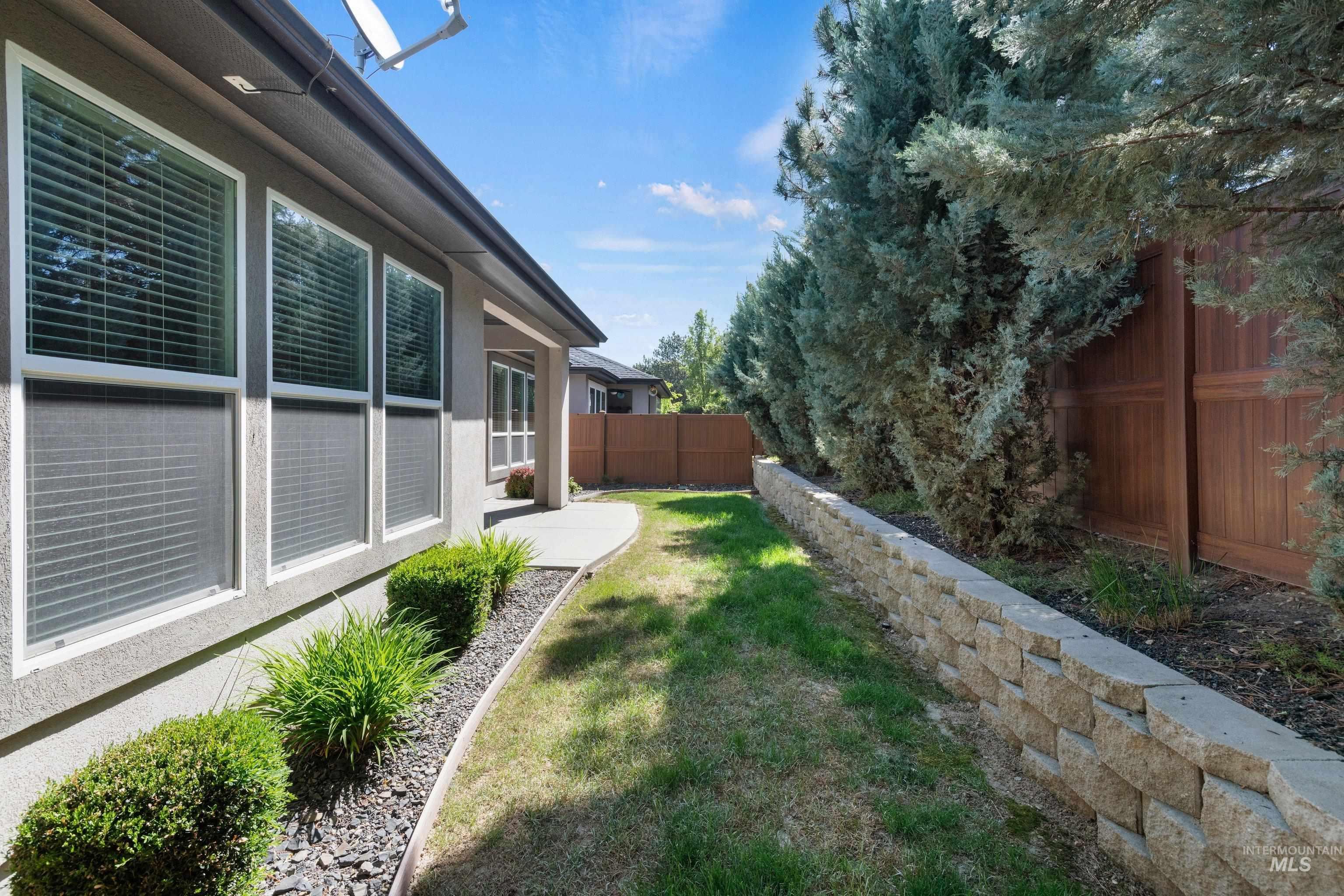 1505 E Summerplace Street, Meridian, Idaho 83646, 3 Bedrooms, 2 Bathrooms, Residential For Sale, Price $529,000, 98986107