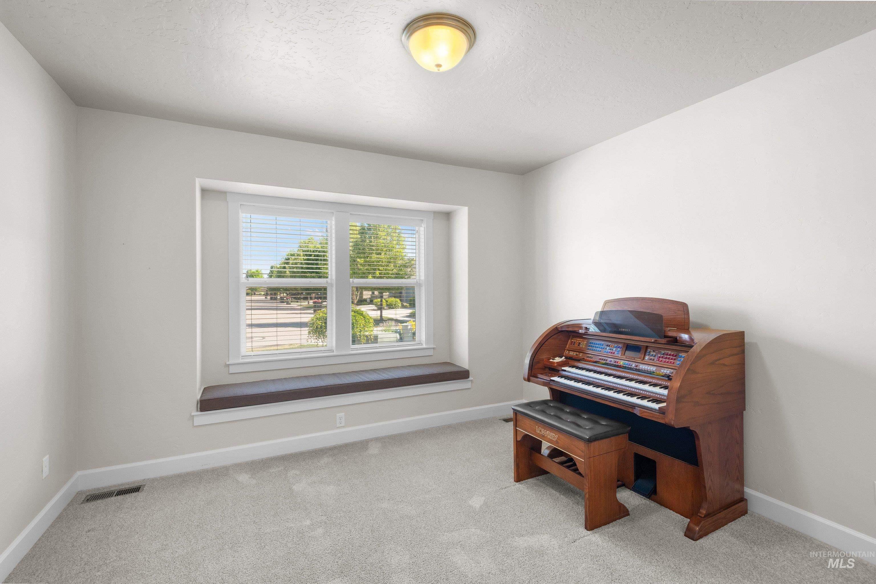 1505 E Summerplace Street, Meridian, Idaho 83646, 3 Bedrooms, 2 Bathrooms, Residential For Sale, Price $529,000, 98986107