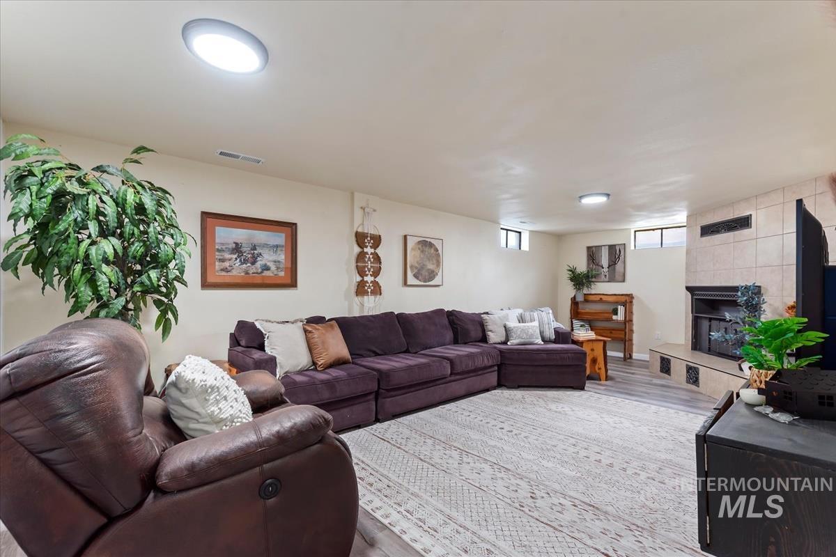 845 E 16th N, Mountain Home, Idaho 83647-1722, 4 Bedrooms, 2 Bathrooms, Residential For Sale, Price $374,900, 98986108