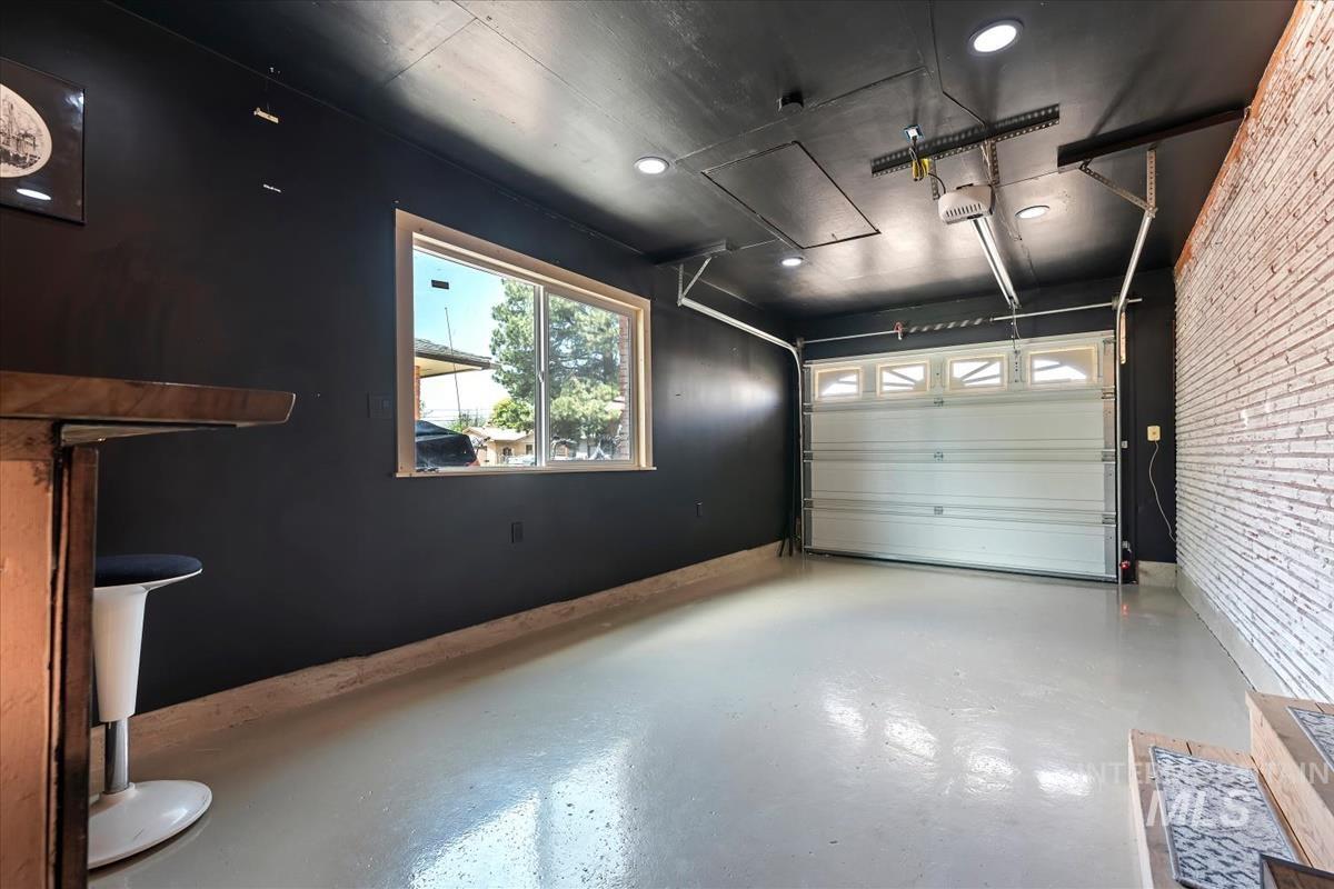 845 E 16th N, Mountain Home, Idaho 83647, 4 Bedrooms, 2 Bathrooms, Residential For Sale, Price $359,900, 98986108