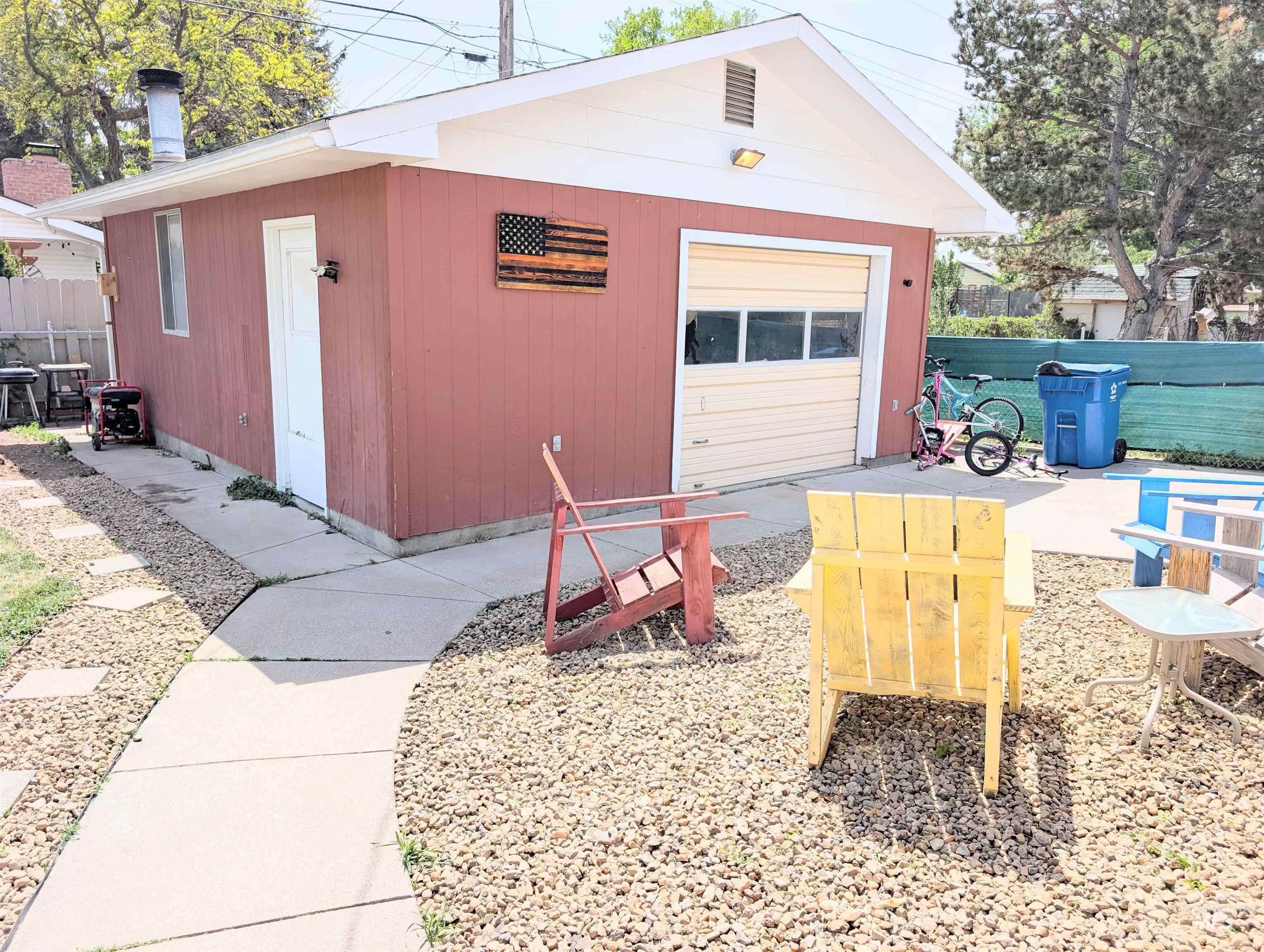 845 E 16th N, Mountain Home, Idaho 83647-1722, 4 Bedrooms, 2 Bathrooms, Residential For Sale, Price $379,000, 98986108