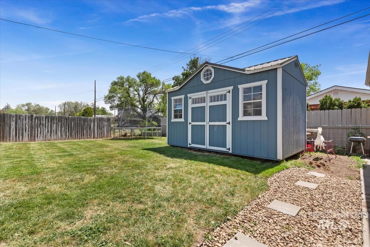 845 E 16th N, Mountain Home, Idaho 83647-1722, 4 Bedrooms, 2 Bathrooms, Residential For Sale, Price $374,900, 98986108