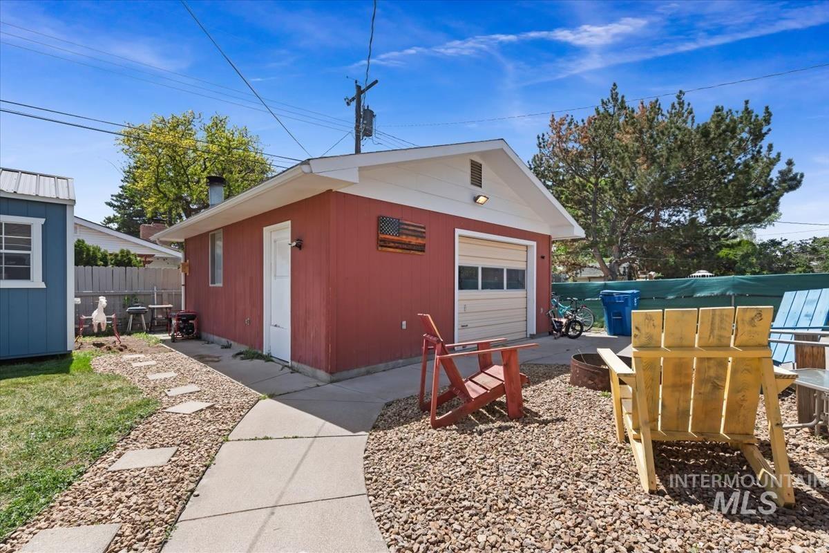 845 E 16th N, Mountain Home, Idaho 83647-1722, 4 Bedrooms, 2 Bathrooms, Residential For Sale, Price $374,900, 98986108