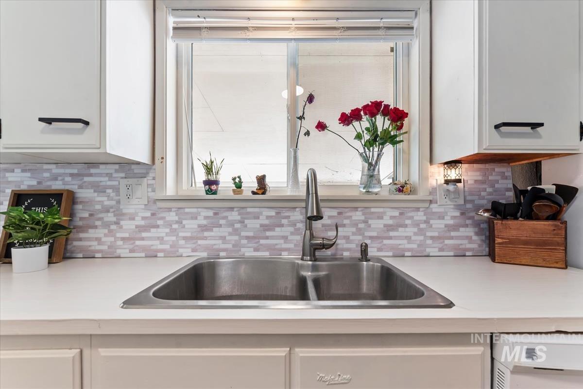 845 E 16th N, Mountain Home, Idaho 83647-1722, 4 Bedrooms, 2 Bathrooms, Residential For Sale, Price $374,900, 98986108