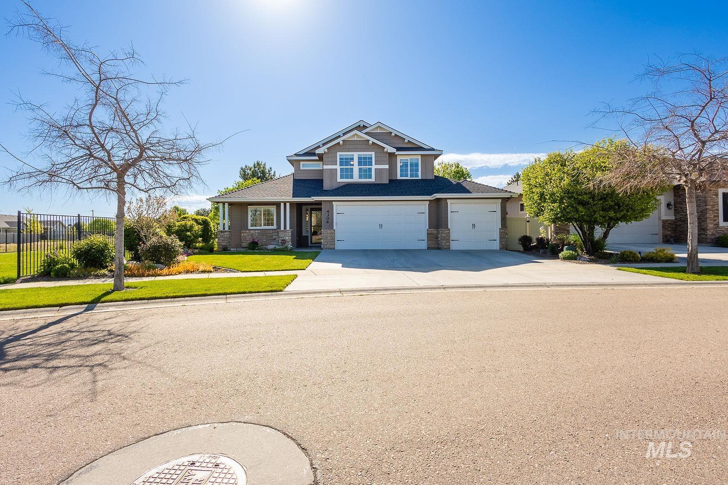 4306 S Dazzle Ave, Meridian, Idaho 83642, 4 Bedrooms, 2.5 Bathrooms, Residential For Sale, Price $789,900, 98986110