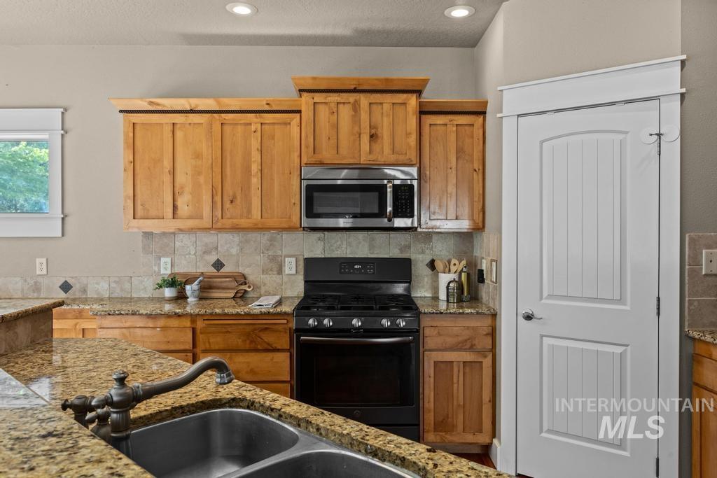 313 E Ryegate Dr, Meridian, Idaho 83646, 4 Bedrooms, 2.5 Bathrooms, Residential For Sale, Price $549,900, 98986112
