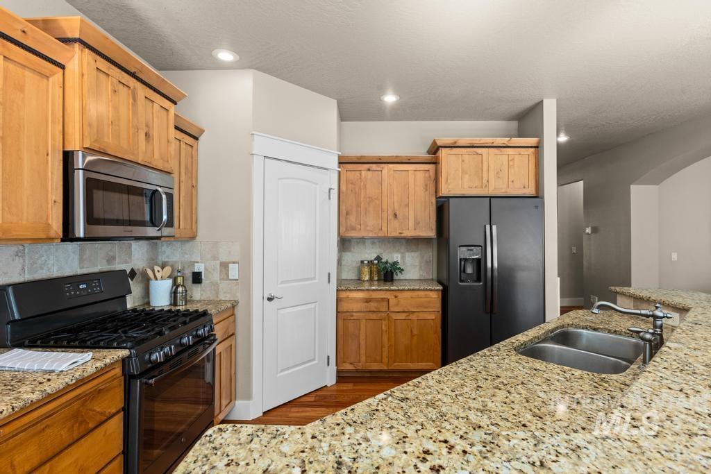 313 E Ryegate Dr, Meridian, Idaho 83646, 4 Bedrooms, 2.5 Bathrooms, Residential For Sale, Price $549,900, 98986112